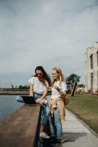 Home 7 pexels cottonbro 2773521
